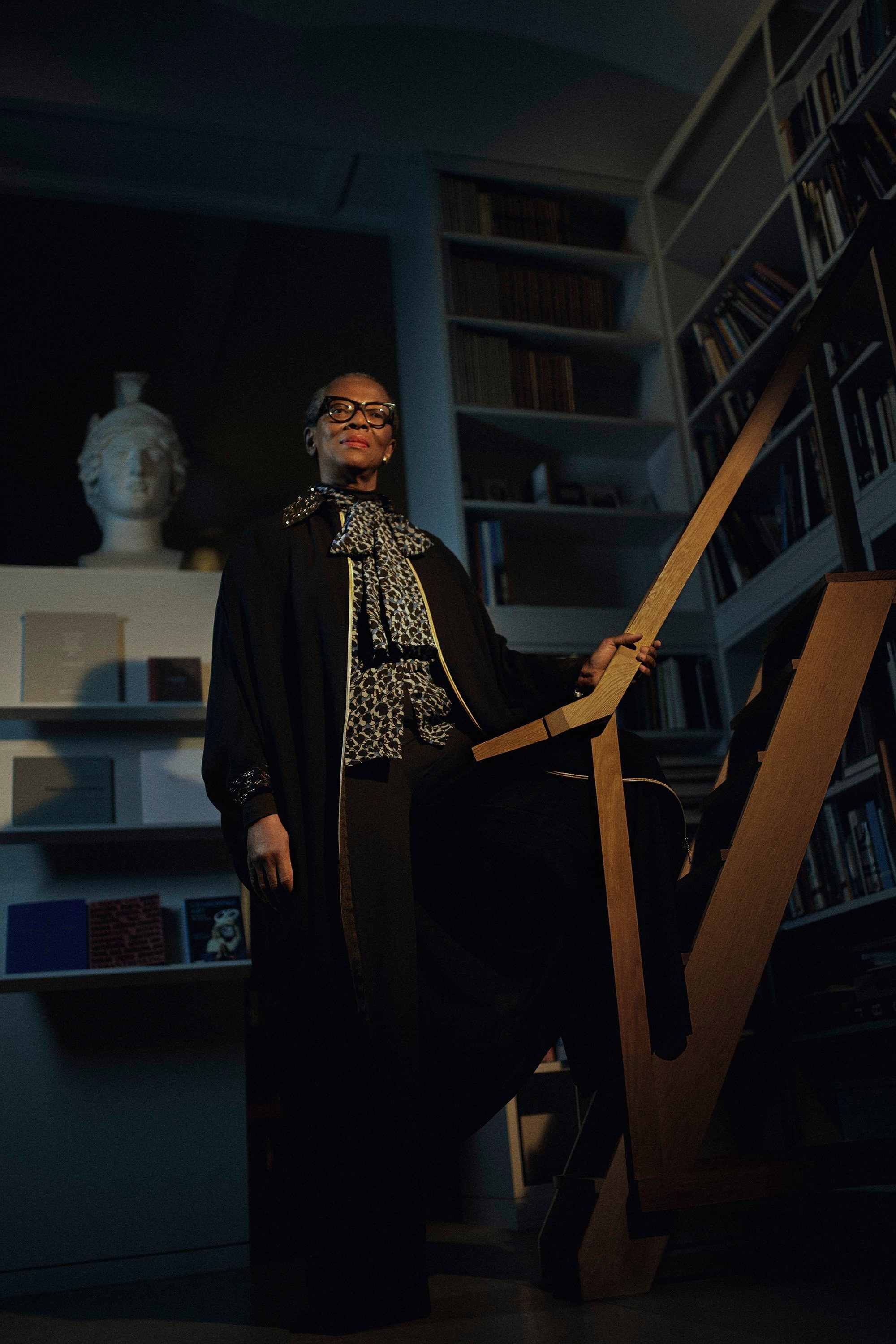 1 U4 A2438 1 U4 A2438